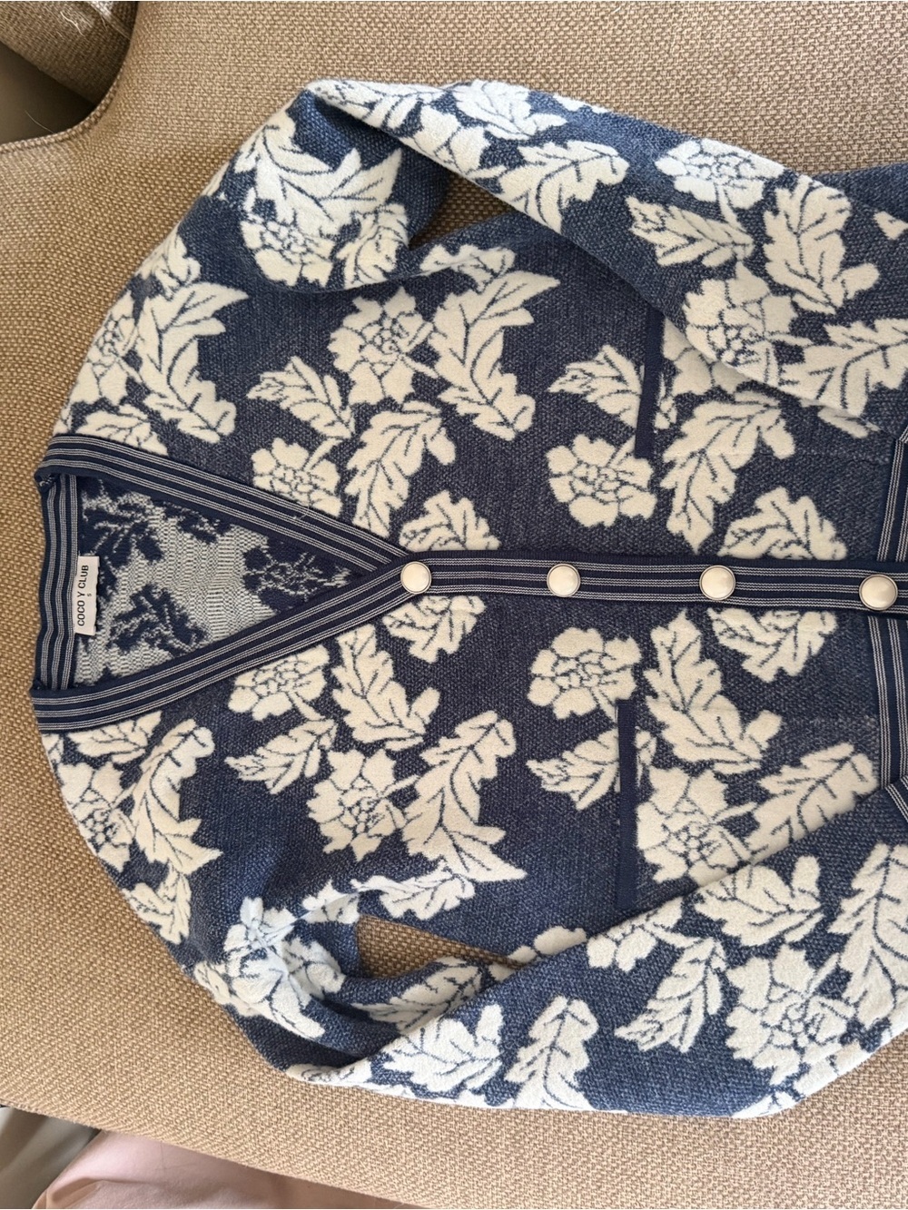 Coco Y Club Blue and White Floral V-Neck Cardigan with Pearl Buttons - Picture 4 of 7